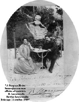 Zaz&agrave; in Garten der Villa Leoncavallo